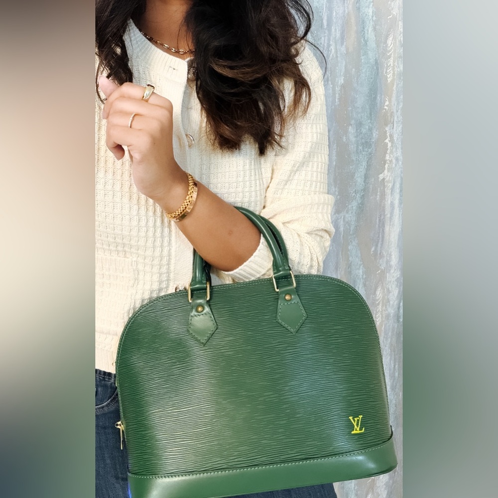 Sale!! Louis Vuitton Green Epi Leather Alma 🍃